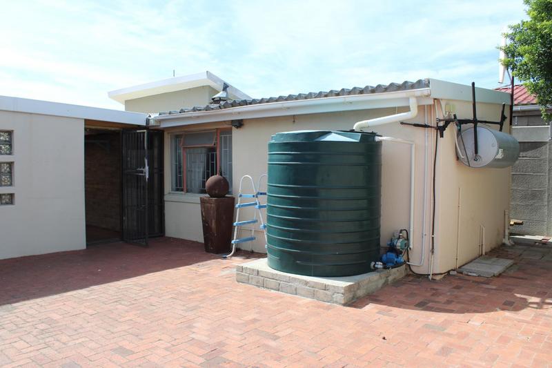 5 Bedroom Property for Sale in Churchill Estate Western Cape